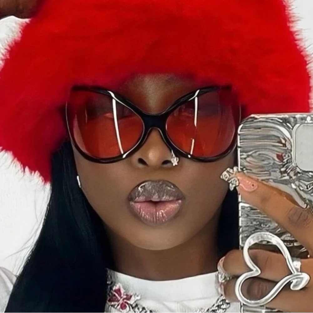 π₯π₯πRed and Black Oversized Wrap around Sunglasses - Picture 6 of 7